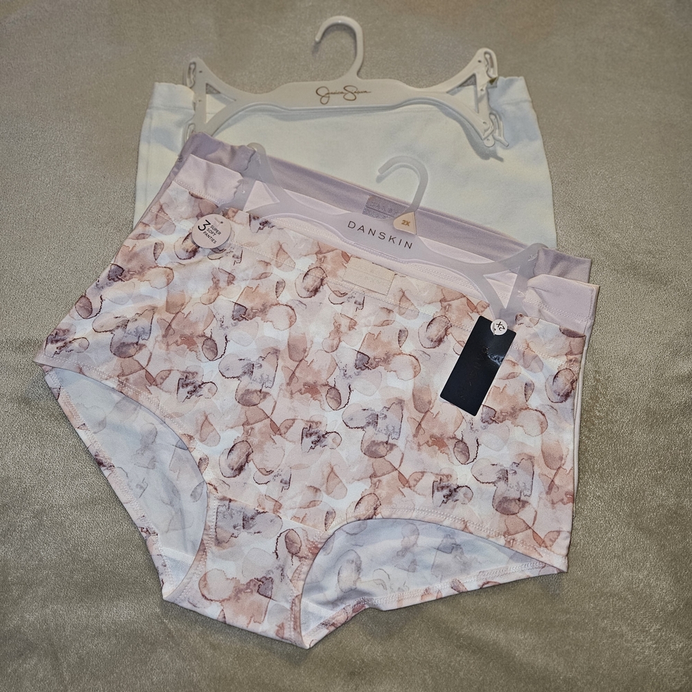 Danskin Women's Floral Print Briefs - Pink and White